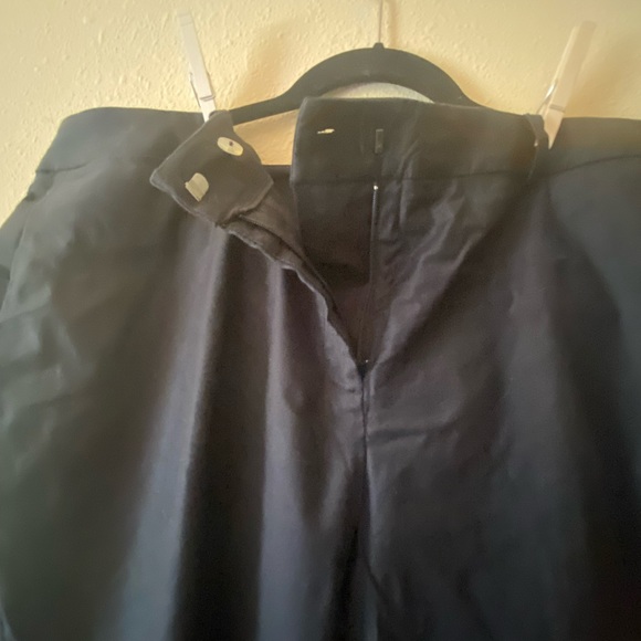 Tailored black shorts 🌸 - Picture 2 of 5